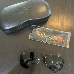 Black Aviator Ray Bans